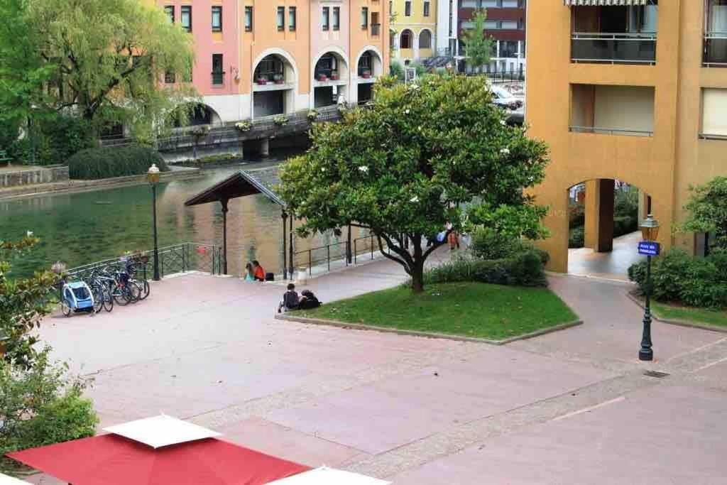 Reve De Jade Devant Le Canal Annecy Exterior foto